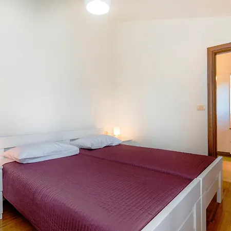 Semesterbostad Jadran *